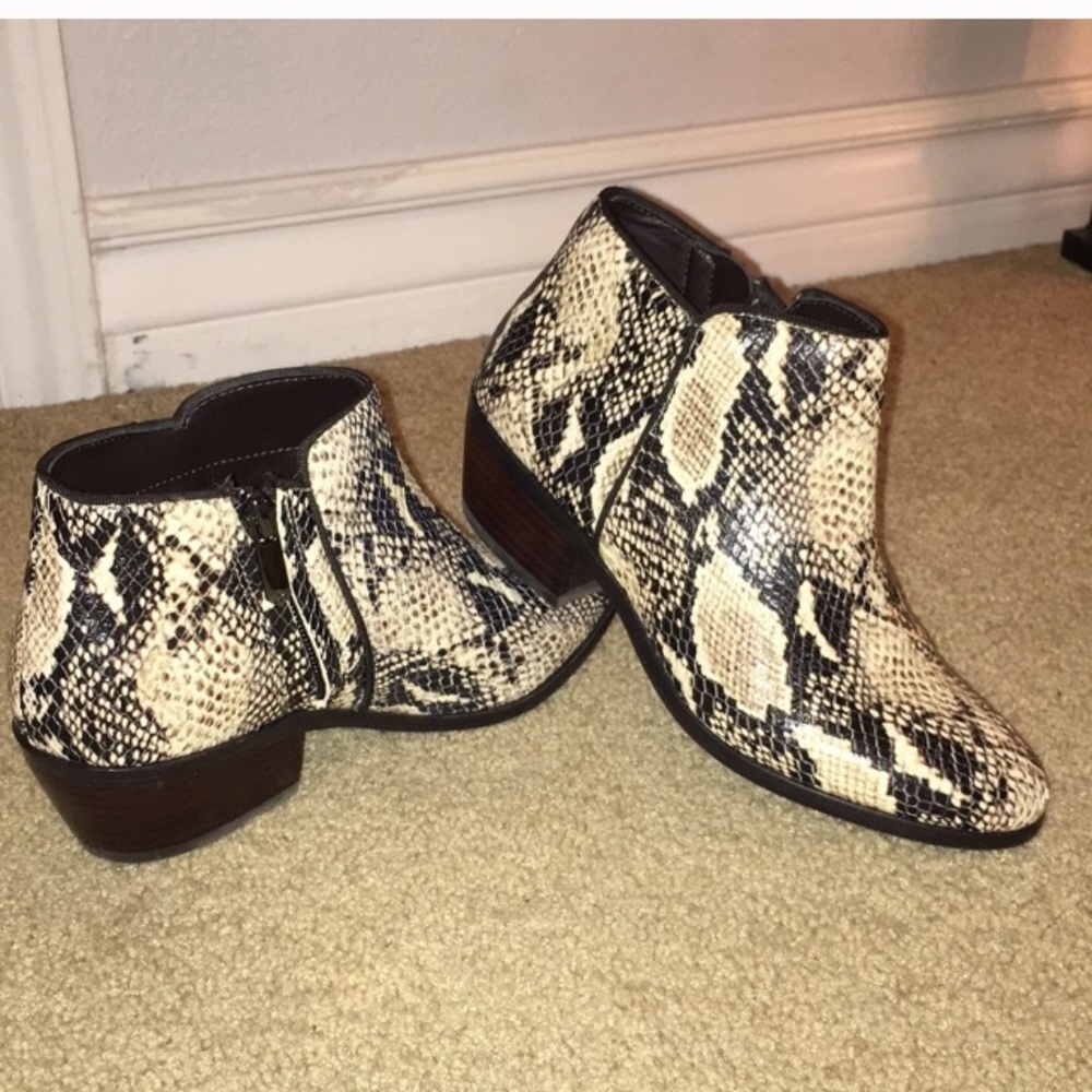 San Edelman snake booties women’s US size 4
